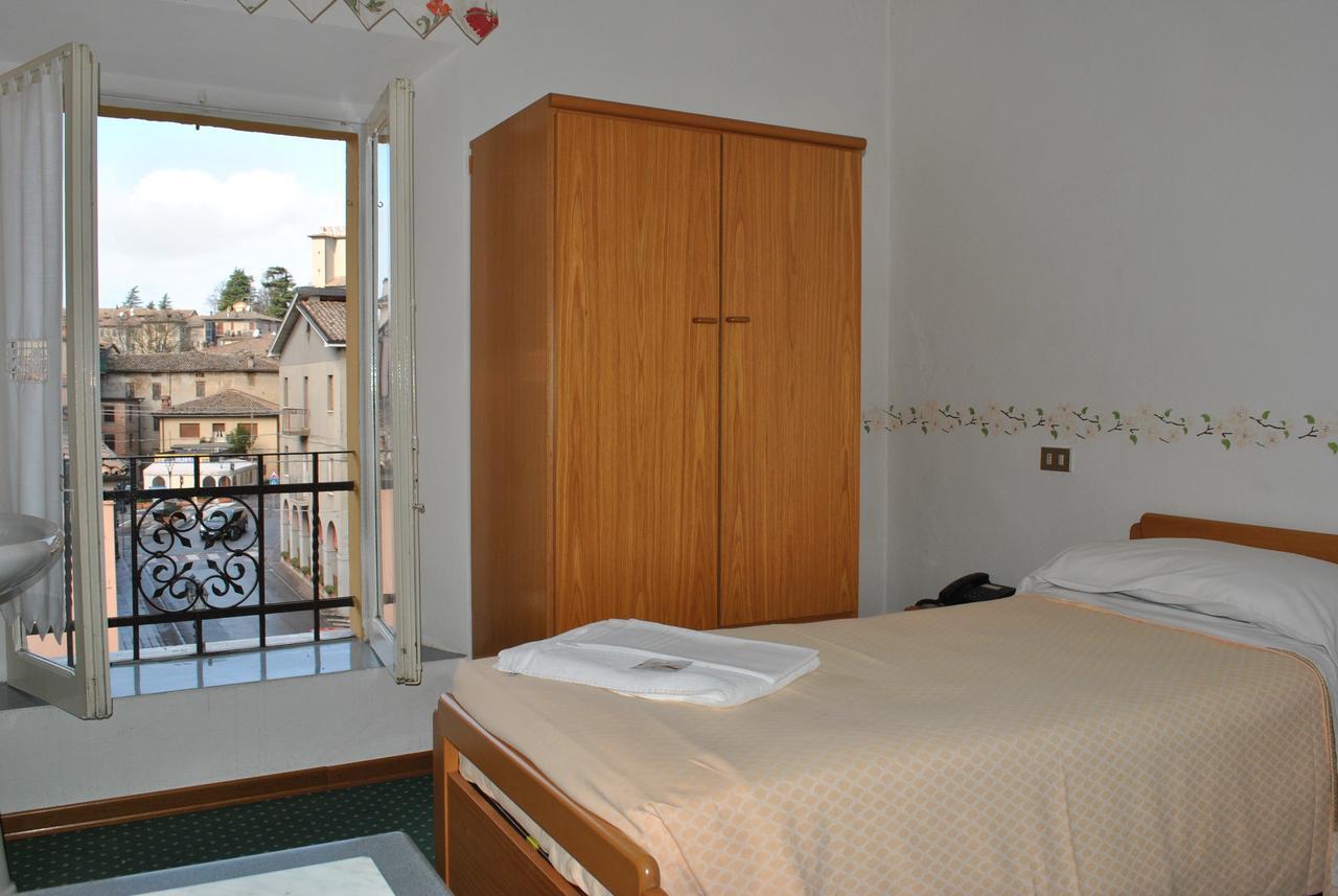 La Lanterna Di Guiglia Hotel Екстериор снимка